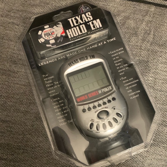TEXAS HOLD EM Electronic Handheld Game World Series of Poker Cards Travel Size. - Picture 1 of 6